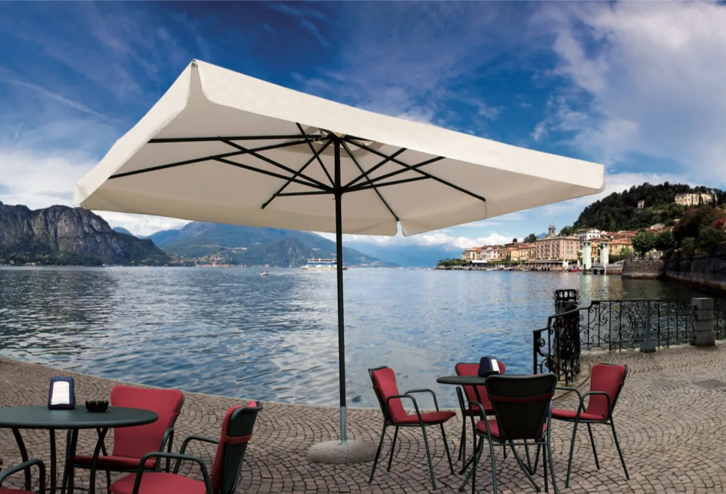 WDPX|scolaro-sonnenschirm-am-comersee-napoli-standard.png